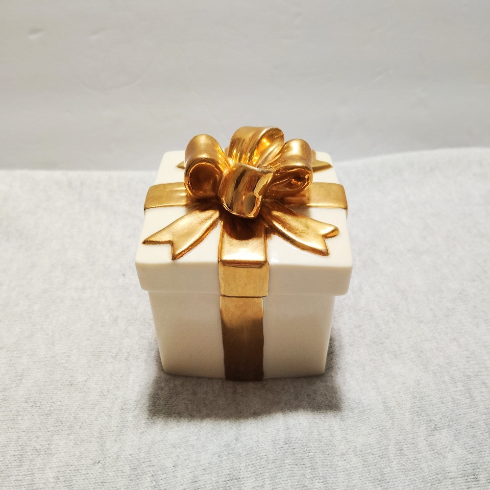 The Lenox Gold Keepsake Box Gold Club Fine Ivory China Bow Ribbon Trinket